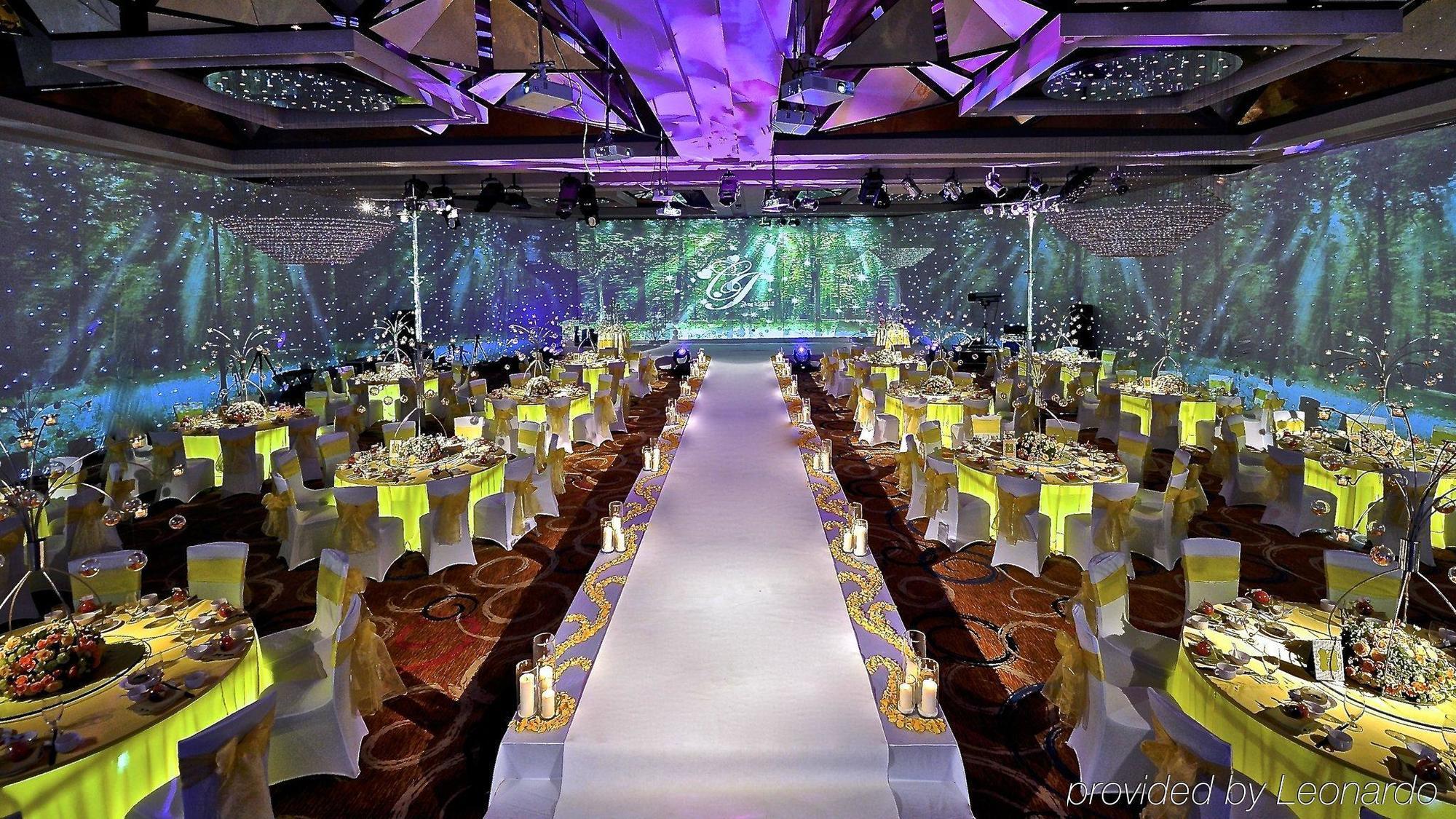 Hotel Nikko Tianjin Eksteriør bilde The interior of the 2011 Hall of Fame