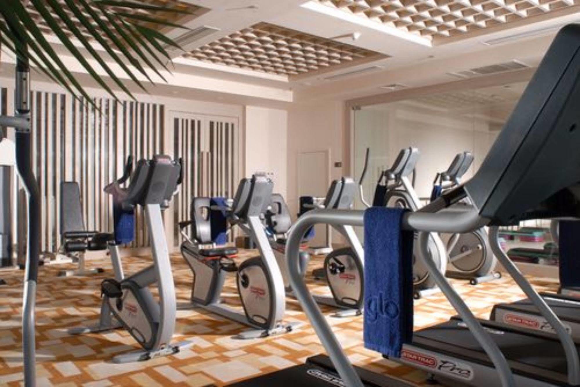Hotel Nikko Tianjin Eksteriør bilde The gym at the hotel