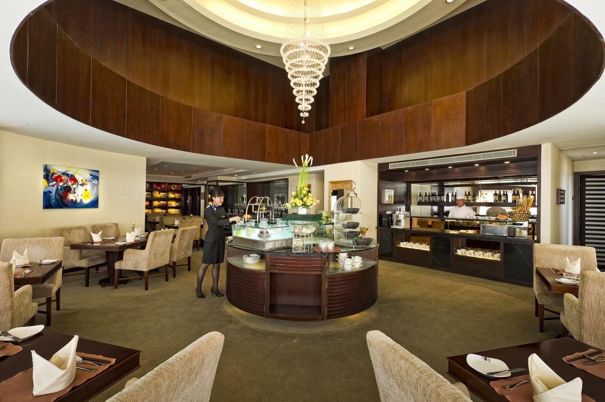 Hotel Nikko Tianjin Eksteriør bilde The lounge at the airport